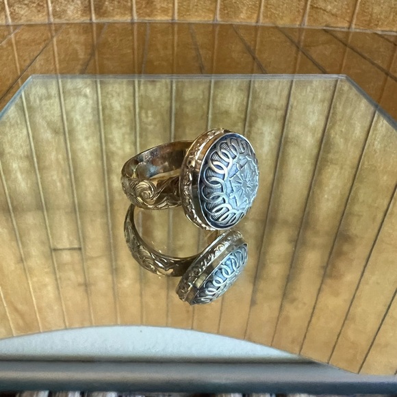 Vtg Italian antique women’s button ring signet ring Venice, Italy - Picture 4 of 15